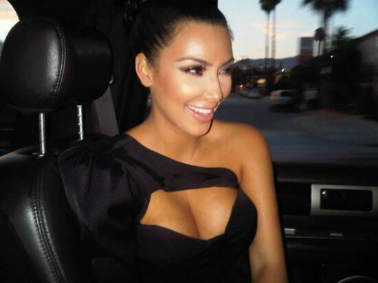Revealing Kim Kardashian Twitter Photos 